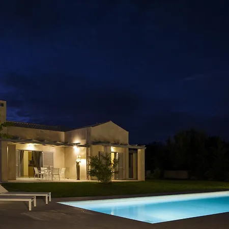 Polyxeni アルゴストリオン